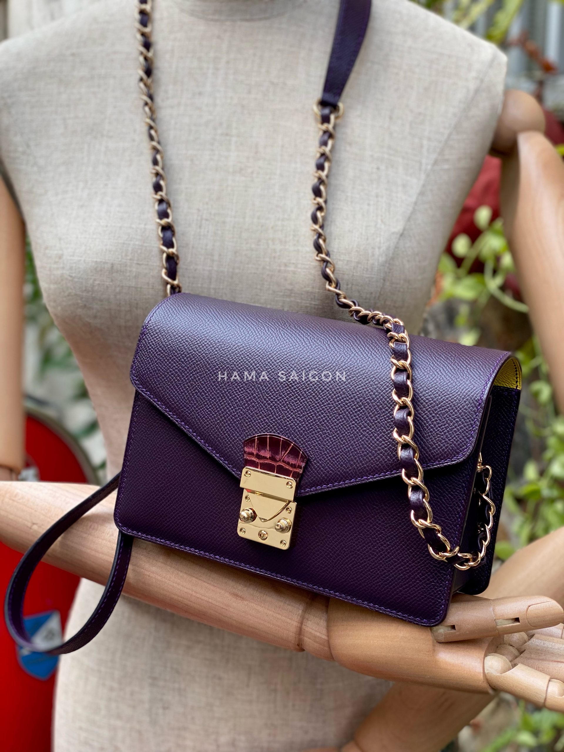 D8967AB8-AA3D-4B8B-91BD-E778DB03E2FB